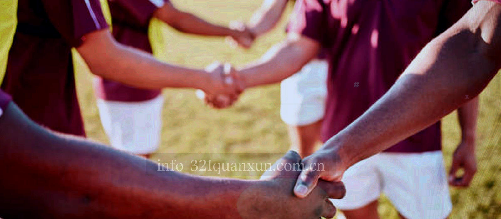 横向延伸的刻度带，刻度疏密交替，表现每周核对与每月体检的两种节奏